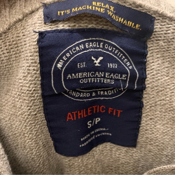 3/$35 american eagle quarter zip - Picture 2 of 6